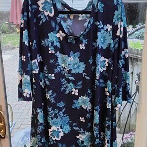 Women Within Asymmetrical Shark Bite Ladies  Floral Blue Tunic (2X) 26/28